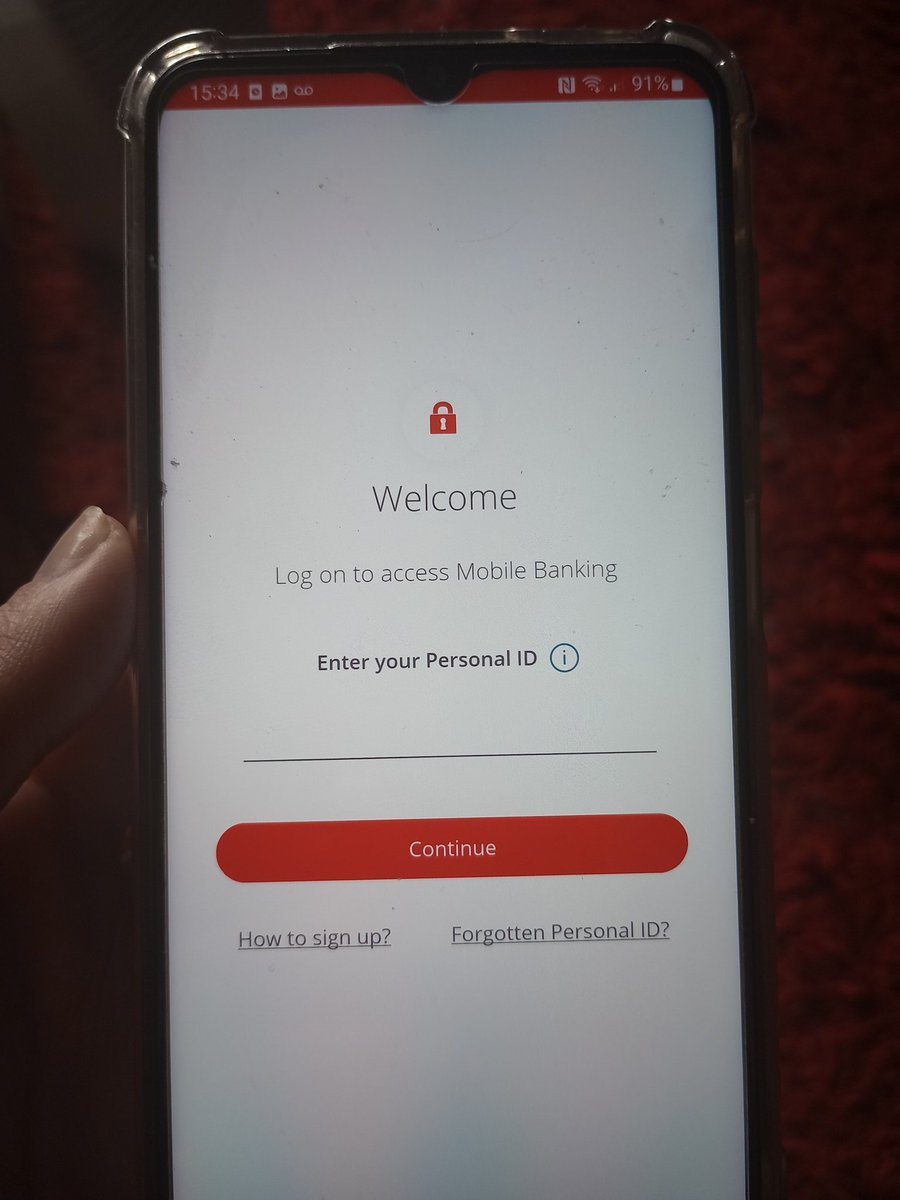 _Bethiebo's tweet photo. @bancosantander my 72 year old dad kindly filled a questionnaire on your app today. Since then, the app's gone back to this. I can't find emails with his ID on, so I'm now on your website trying to find his details. Your customer service is horrific when it comes to the elderly!! https://t.co/Yrm8Hza7Xc