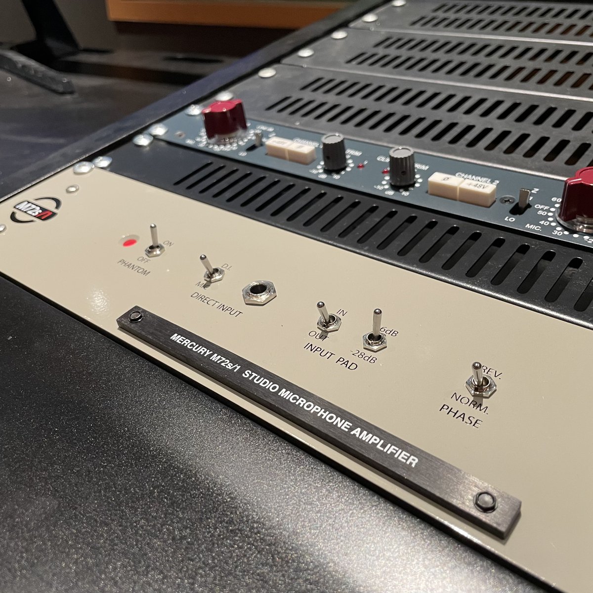 How can you not have a Mercury M72s/1 microphone amplifier in the studio? This is a tube microphone amplifier with excellent tune, which can be very good at capturing Vocals or Instruments.

<a href="/MercuryREC/">MERCURY</a> <a href="/AMSNeveLtd/">Neve</a>