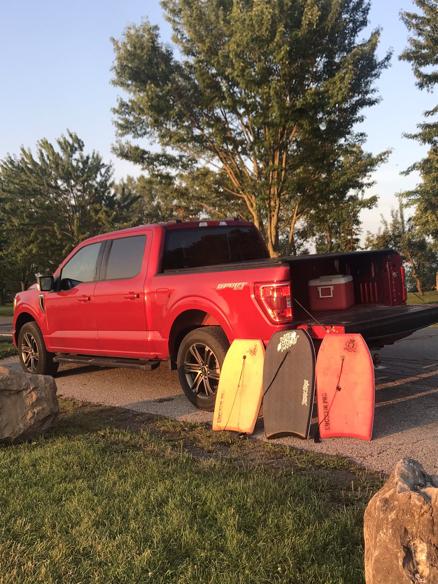 JeremyElliottNF's tweet image. 6 am session 
🏊‍♂️🌊☀️🏄‍♂️ 
#bodyboarding #bodyboard #float #swim #sunrise #river #niagara #peaceful #wakeup #sun #truck #f150 #ford