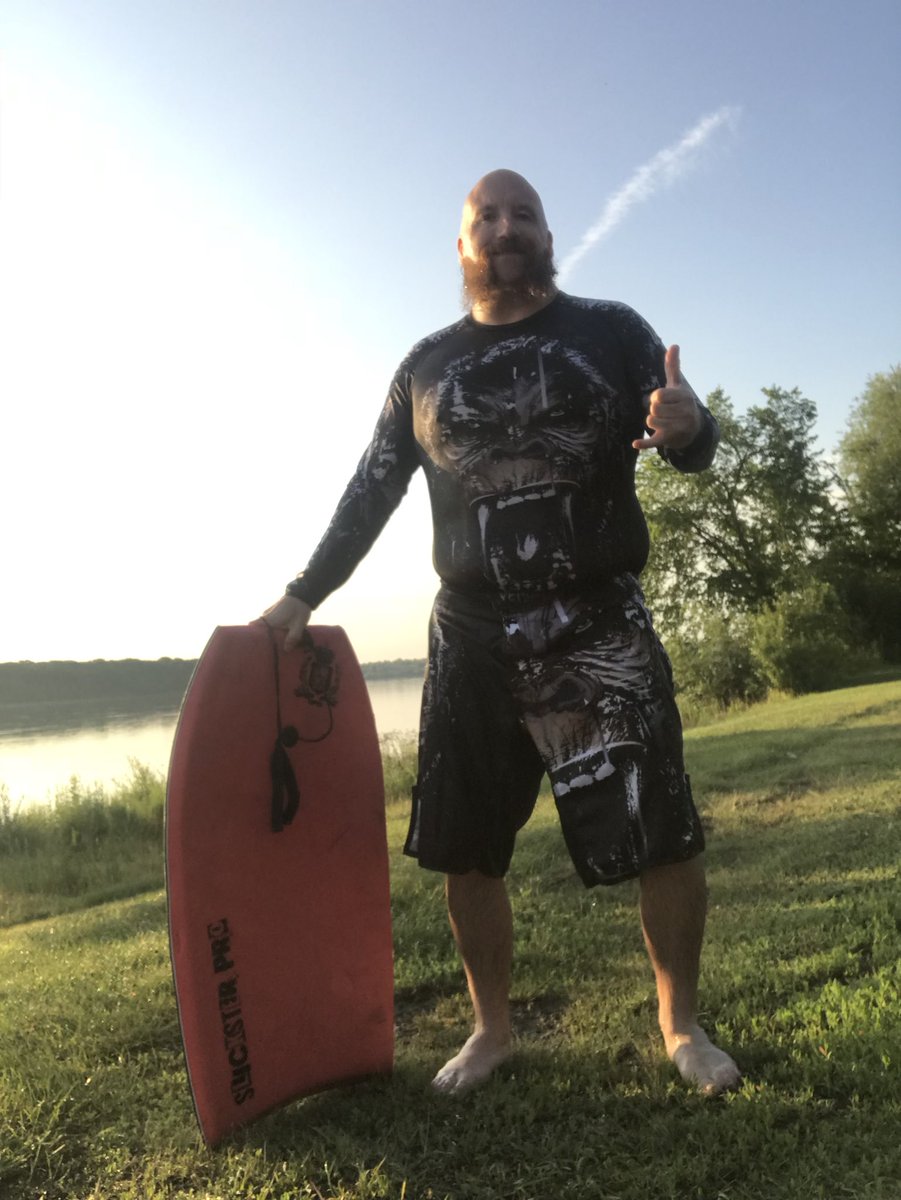 JeremyElliottNF's tweet image. 6 am session 
🏊‍♂️🌊☀️🏄‍♂️ 
#bodyboarding #bodyboard #float #swim #sunrise #river #niagara #peaceful #wakeup #sun #truck #f150 #ford