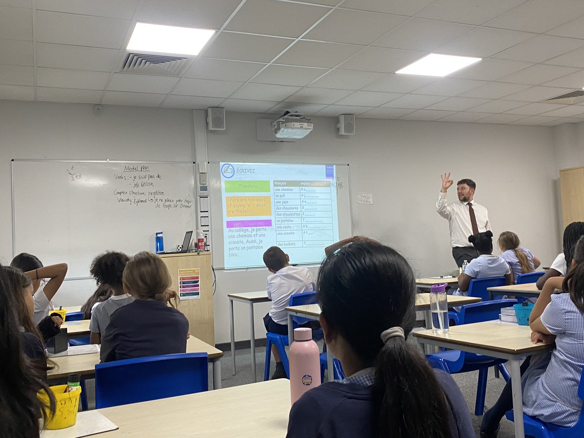 MrGoldingGBS's tweet photo. Goresbrook Secondary invited Year 5 over for a taster session of French, Music and Graphics. Thank you for a fun afternoon.🎶🇫🇷✏️ https://t.co/GiYo7gcCvk