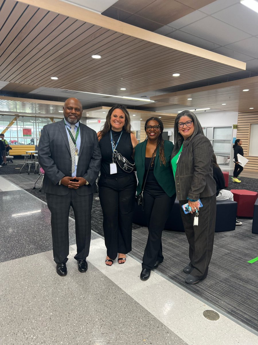 Special visit to our Rippon Math and Science Bridge Program at <a href="/ShoresMiddle/">Potomac Shores Middle School</a> So excited to see our students and staff enjoying their time. Shoutout to summer school principal <a href="/MonicaSylor/">Monica Sylor</a> for taking care of our Raiders this summer🍏 #Allin