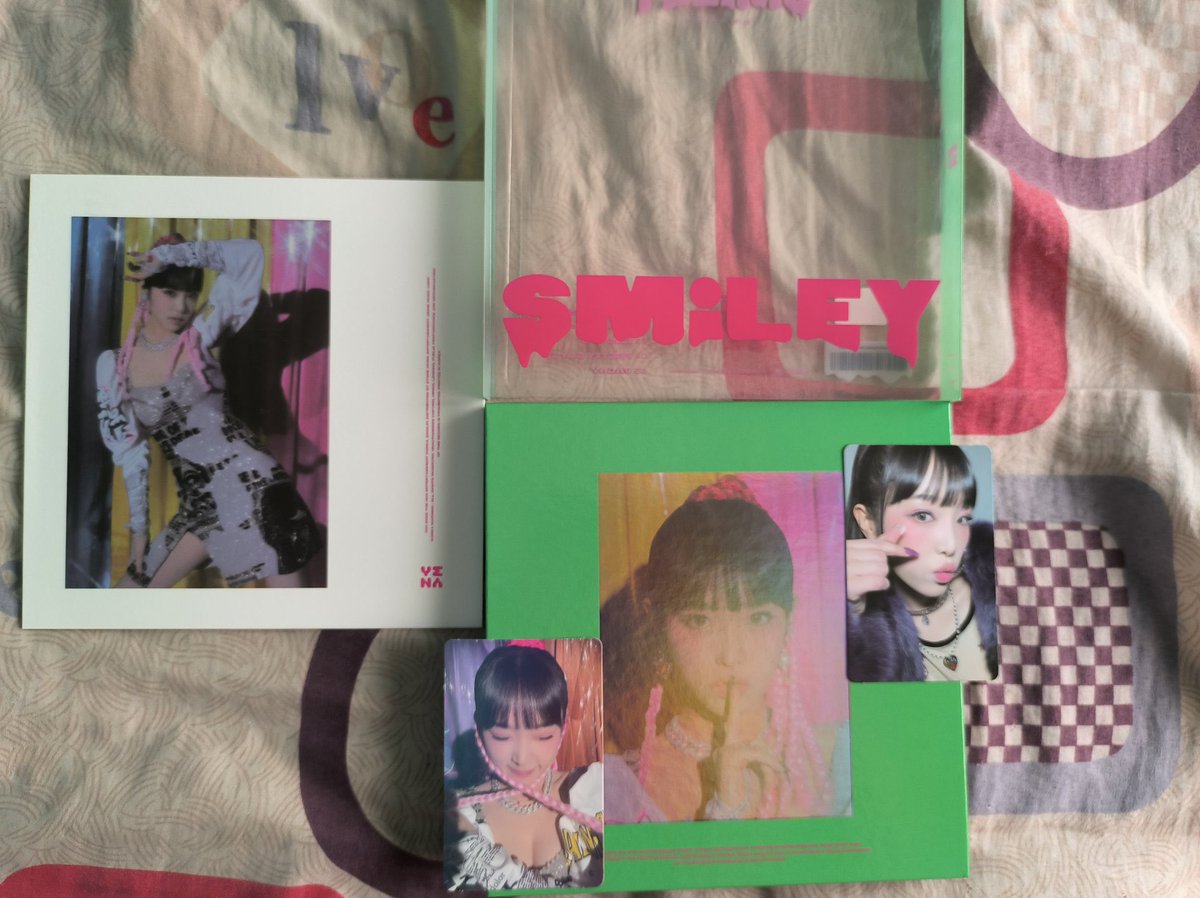 lrvwizone's tweet photo. wts lfb izone choi yena album ph 🇵🇭

Yena 'Smiley'

unsealed but complete inclusions

300 each https://t.co/AAEA0V38lU