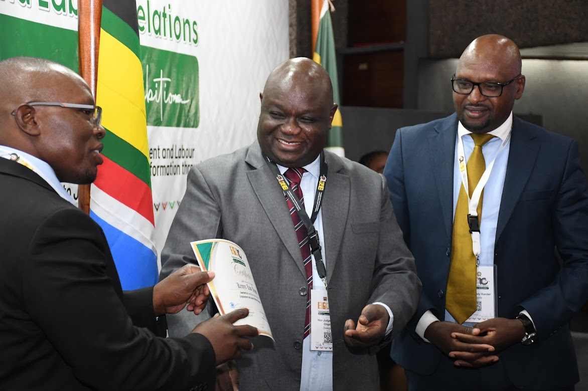 Kenyajudiciary's tweet photo. In a joint Communiqué for the inaugural #ELRASE it was agreed: That there is need to harmonize exercise of human resource power & functions by Constitutional Commissions, independent offices & for different policies, guidelines and legislations to be in line with the Constitution https://t.co/eJhhZiY0Ix