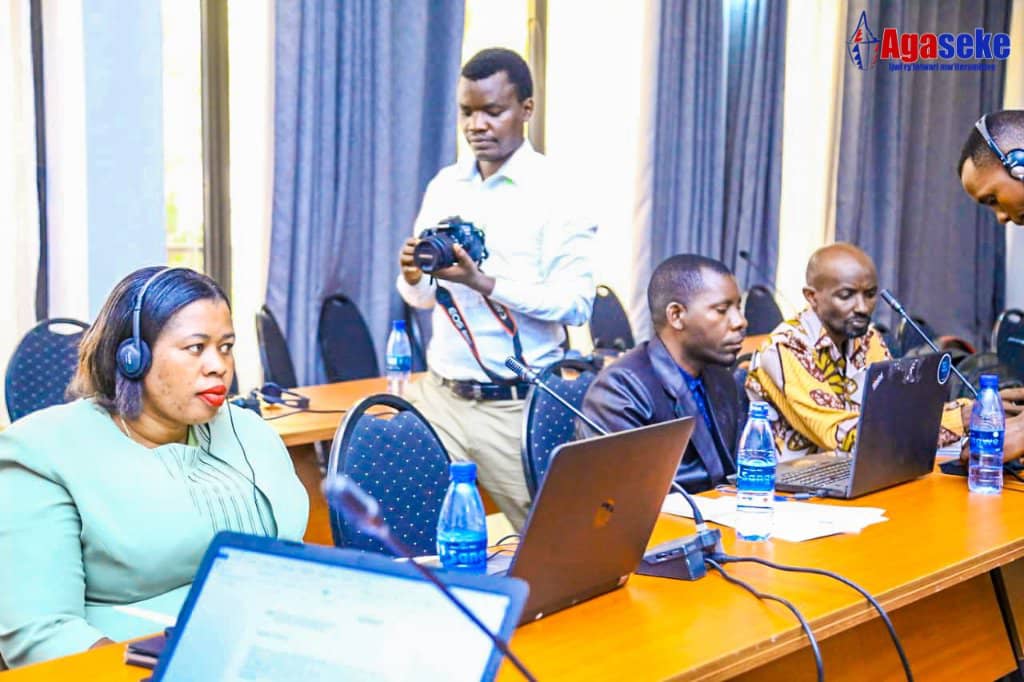 IngoMagazine's tweet photo. Ce mercredi 19 juillet, en @MairieBuja, le @MinCommerce en partenariat avec le @comesa_lusaka, a organisé un atelier sur l'appui au développement du secteur de transport aérien (#SATSD en sigle) dans la région de @jumuiya
📸: @AgasekeTv
#Burundi
#EAC
#ingomag https://t.co/VHJp74fvTx