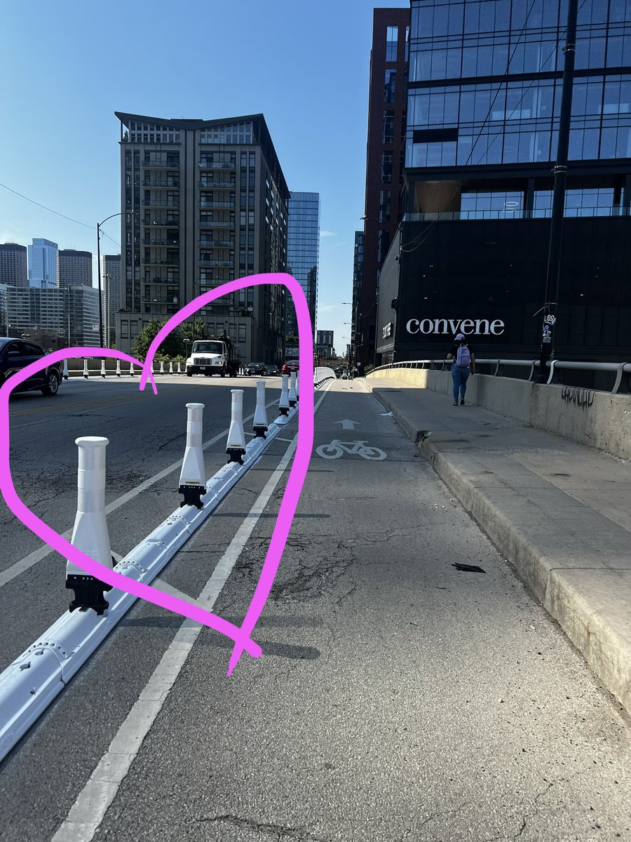 New addition to my commute- thanks <a href="/ChicagosMayor/">Mayor Brandon Johnson</a>! <a href="/bikelaneuprise/">Bike Lane Uprising®</a> <a href="/bikegridnow/">Chicago, Bike Grid Now!</a>