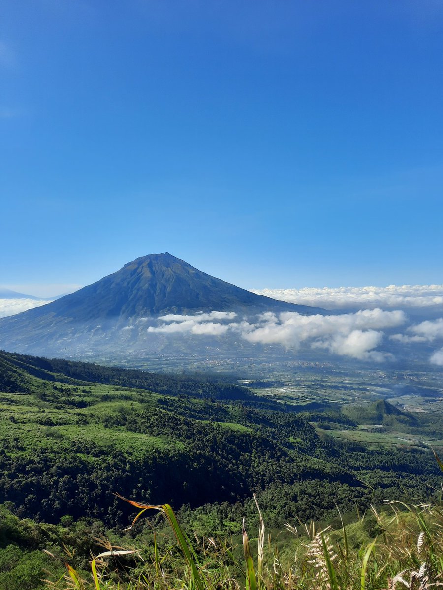 ejjmine_'s tweet photo. @tanyarlfes Aku di atas awan guys ,jadi langitnya full biru . https://t.co/mjKf6J8amN