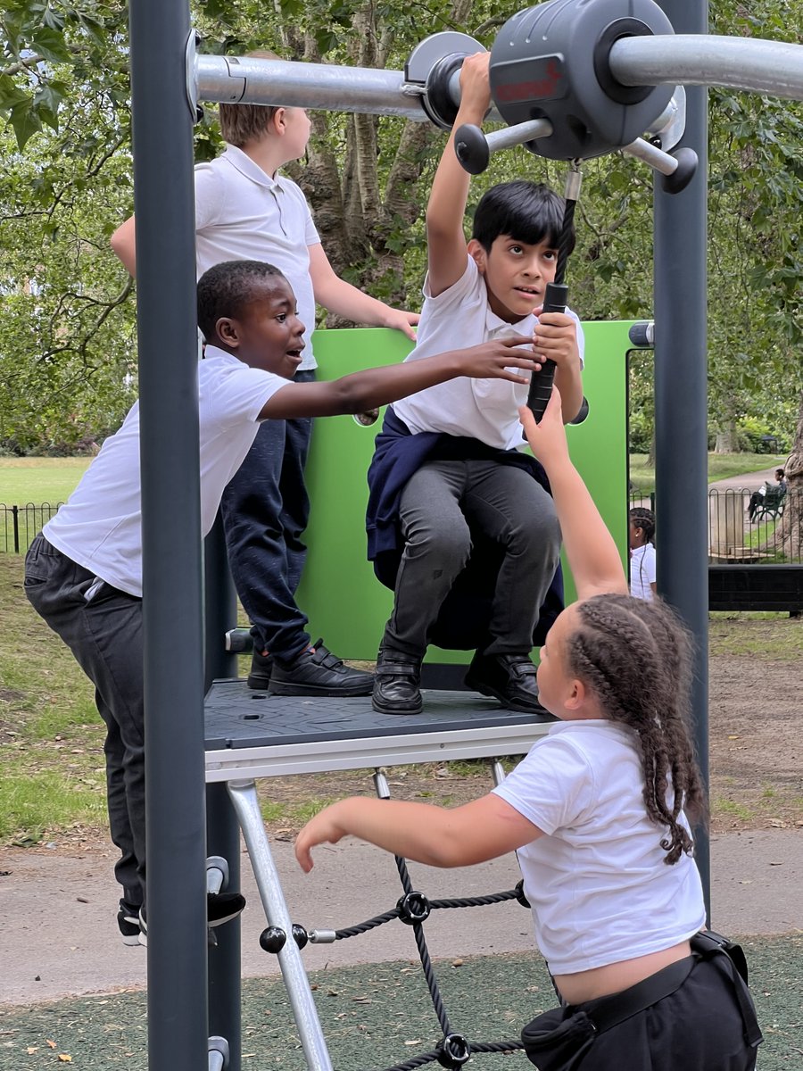 lambeth_council's tweet photo. 📣Exciting News! 🎉The wait is over!☺ 
The refurbished children's play area🤸‍♂️at Kennington Park is now OPEN🎈

Come and explore the new play equipment🤸‍♂️☺in this fantastic community space. 
 
@RezinaChowdhury
@CllrAnyanwu
@SmartPlayground
@KenParkFriends https://t.co/q3CuZ5ldlQ