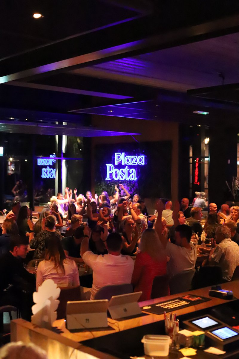 Posta7NL's tweet photo. Een en al gezelligheid tijdens de eerste editie van Plaza LIVE (met top-coverband Switch). Heerlijk avondje!

🔜
September: Plaza LIVE 2e editie.  
Oktober: Horror Event.  
November: Ladies Night Bingo!  
https://t.co/5jRqEWWHEB 

#evenementen 

📷by Daria Kalich https://t.co/kDPlcciTY0