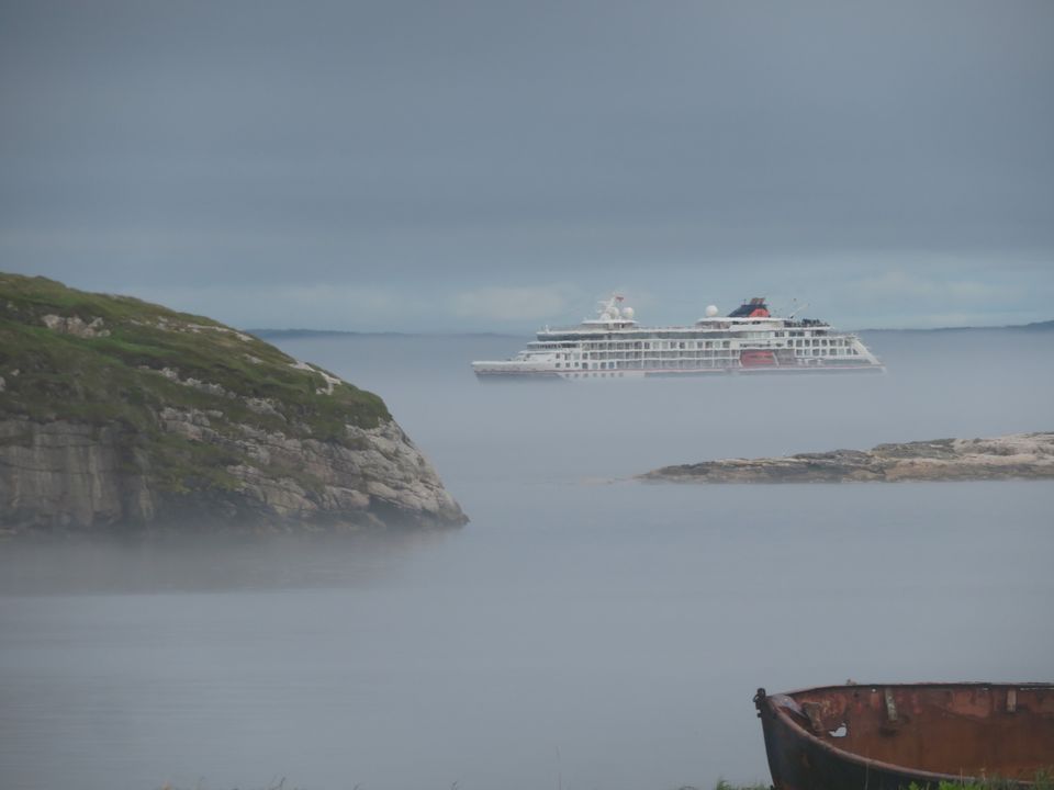 BattleHarbour's tweet photo. A beautiful shot of the Hanseatic Inspiration bringing passengers to Battle Harbour! #HANSEATICinspiration https://t.co/ypT6MKcOTl