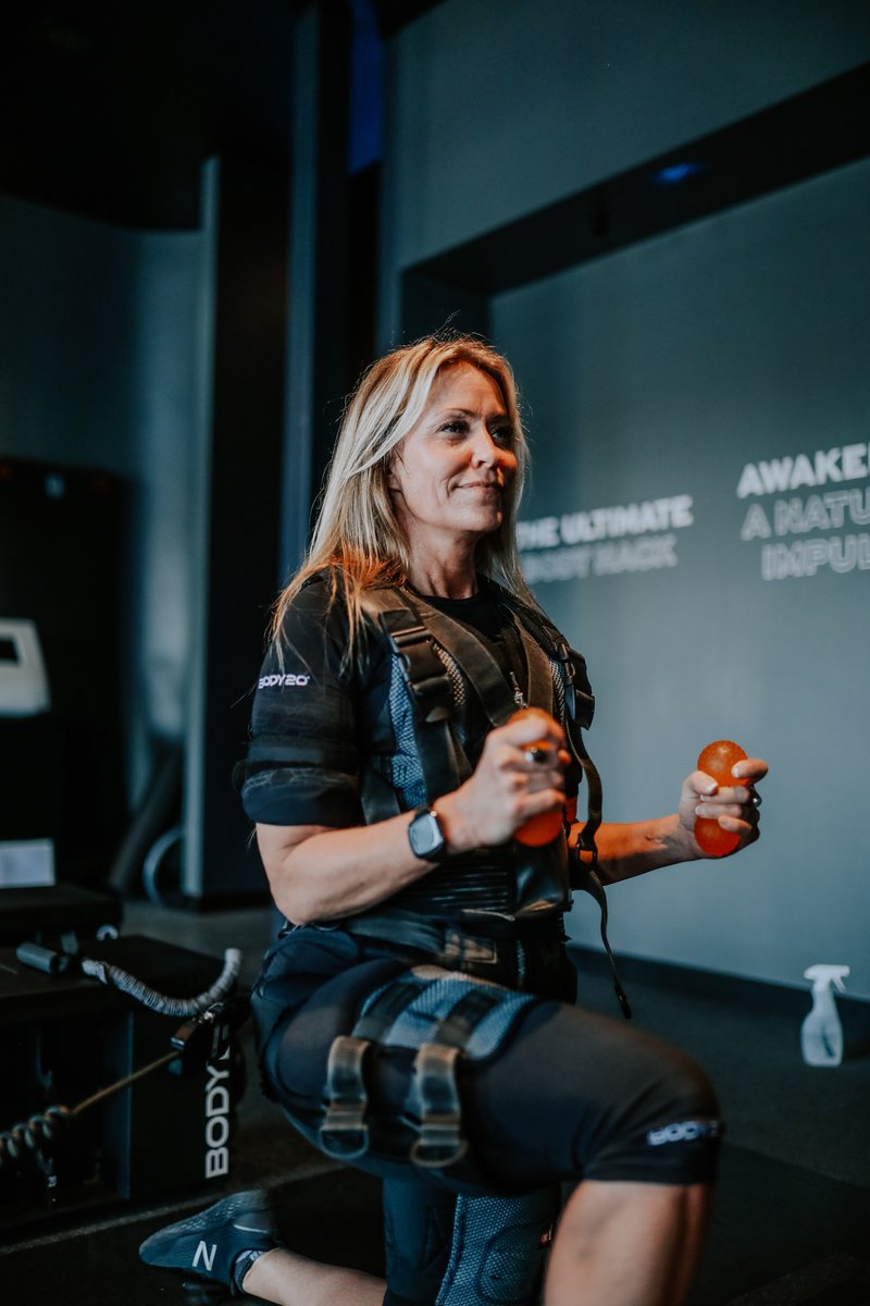 A successful BODY20 session starts with proper preparation! 👊 Hydration is key, so drink at least 20 oz. of water before (and after) your workout, and avoid excessive alcohol consumption and strenuous workouts 24-48 hours beforehand. Call us at 913-259-7096 to book a free demo!