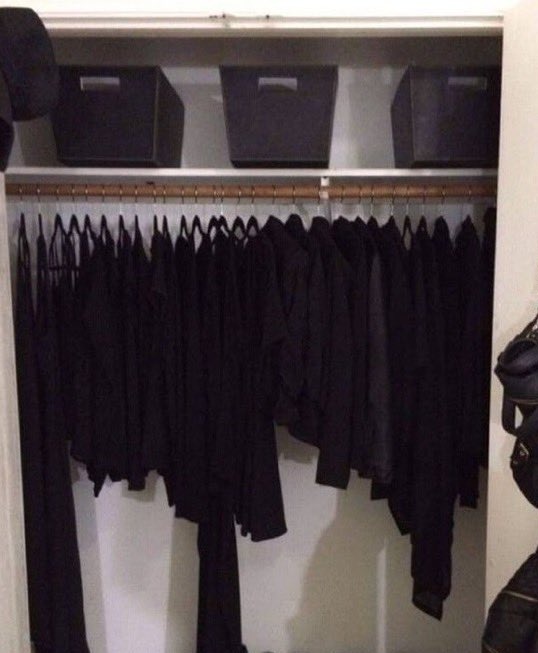 "vamo  vai ta todo mundo de rosa"

minhas roupa: