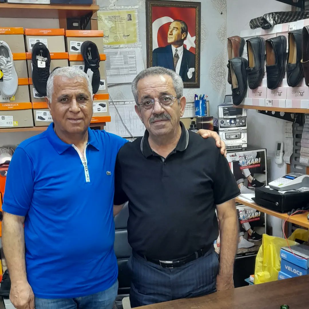 AdilTOPUZ7's tweet photo. Umut kundura sahibi büyüğüm, abim,dostum. Hasan Dinçel'i işyerinde ziyaret edip güncel konularla ilgili istişare yaptık. İlgi alakasından dolayı teşekkür ediyorum. https://t.co/WYOYoFHqB0