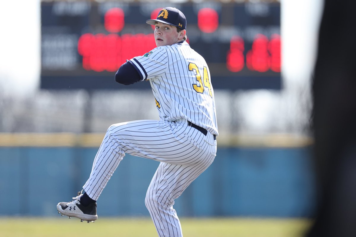 westpasports's tweet photo. In todays @Meadville_Trib, Walker Cunningham talks about the pride he has in staying in Crawford County to play college baseball and his quest to one day become a doctor. Learn about his journey to this chapter of his life ⬇️⚾️🐊

📸: @MrEdPhotos 

https://t.co/Xj2iZjYzYI https://t.co/yRPCaWUH1Y