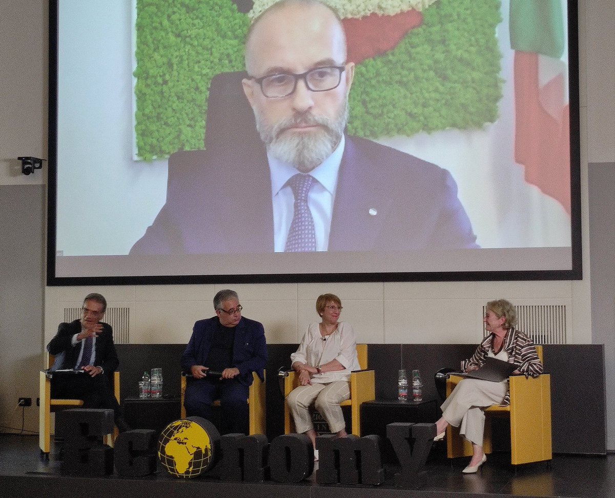"Noi consulenti finanziari ci impegniamo a trasformare le visioni dei clienti in azioni concrete per raggiungere i loro obiettivi. Credo profondamente nel nostro ruolo sociale ed etico nel fare educazione finanziaria anche e soprattutto sulle tematiche #ESG,  cercando di