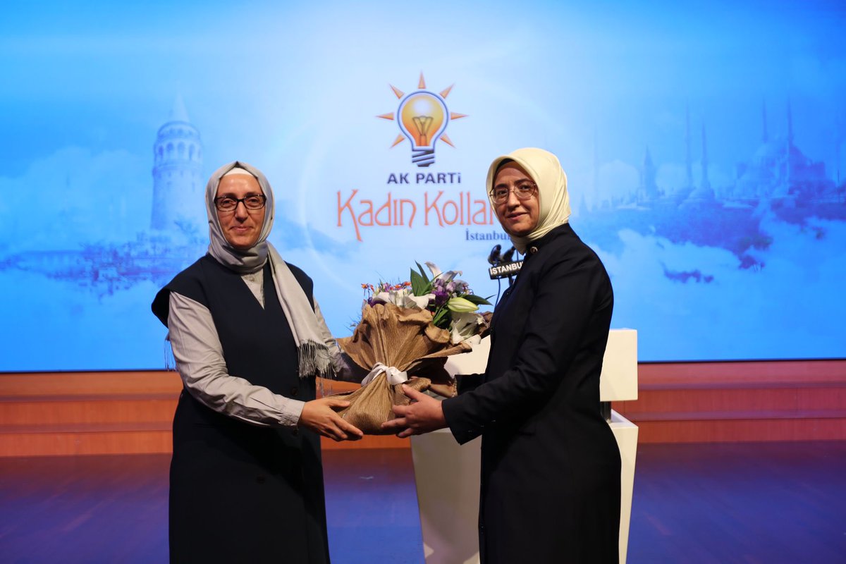 mhmtyldz24's tweet photo. Kadın Kolları İl Başkanlığı görevinde , çalışkanlığına, azmine ve fedakarlığına  yakından şahit olduğum,  @rbklndr başkanıma emekleri için teşekkür eder, yeni  İl KK  Başkanımız Saliha Demirer'e görevinde muvaffakiyetler dilerim. https://t.co/aMaUCVwGLx