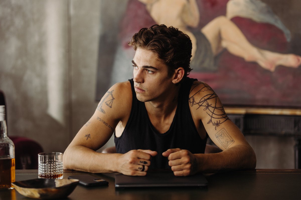 aftermovie's tweet photo. What’s a writer without his muse? #AfterEverything - in US theaters September 13 &amp; 14: https://t.co/PBTyKQ0jf3 https://t.co/iwzrOe44rW