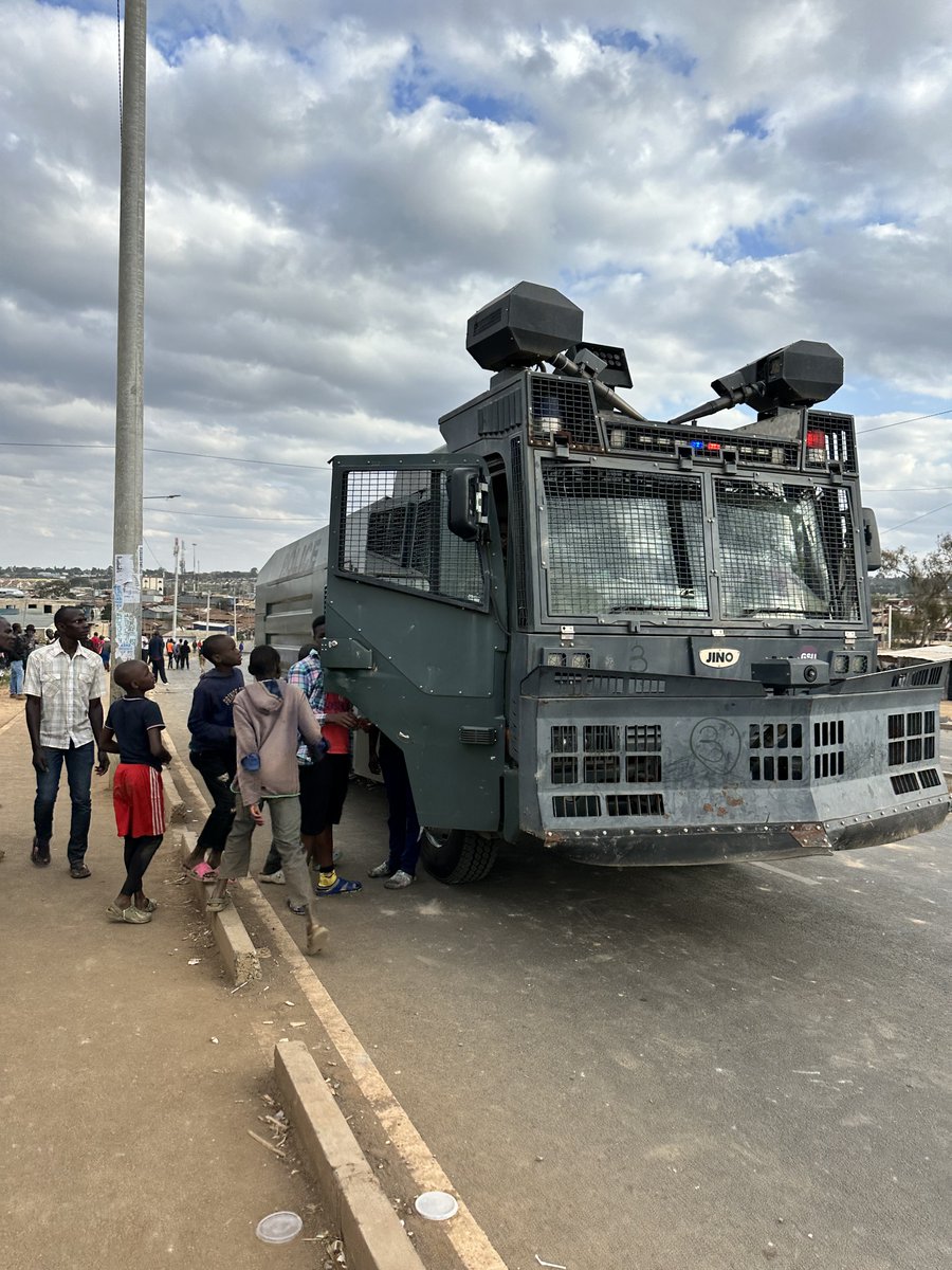 Saw these cops share food with some kids during their lunch break in Nairobi’s Kibera area