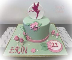 DottysCakes0812's tweet photo. I created this #birthdaycake for Erin's 21st.  I really enjoyed making it, but then who doesn't love @Disney and #Tinkerbell?  #cakeartistry #cakedecorating #edibleart #cakedesign #NorthNorfolk https://t.co/UgWmdhEm9x