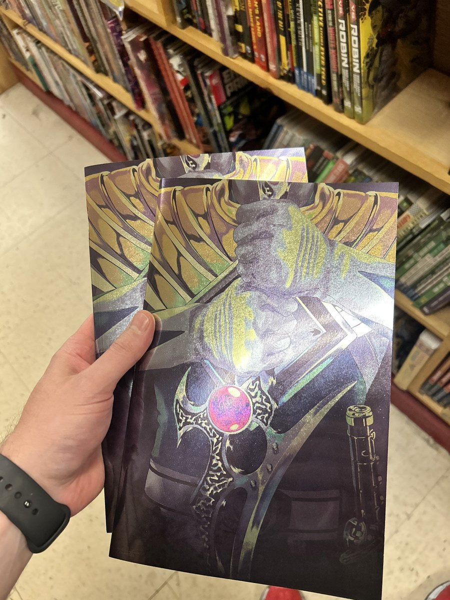 jayypodbonecast's tweet image. My comic dude accidentally sold my cover A and gave me 2 B’s it’s all good though cause he’s ordering one for me #PowerRangers #hyperforce