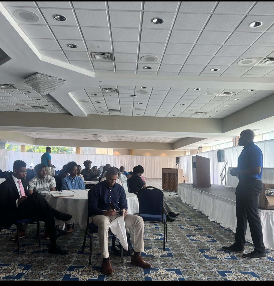 hu_armyrotc's tweet photo. Last week we had the opportunity to visit with 26th Annual William R. Harvey Leadership Institute High School Leadership Summit and share information about the HU Army ROTC program. Looking forward to having some of these outstanding future leaders in the Pirate Battalion soon! https://t.co/BHHnqKMchh