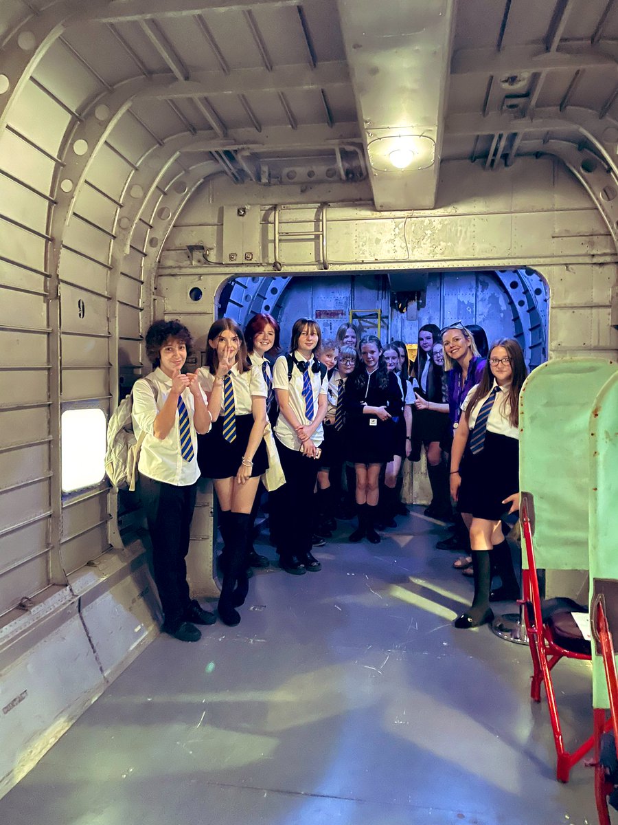 CaldicotDcf's tweet photo. #GirlsIntoTech day inspiring Yr8&9 girls into aviation! Fab workshop using maths & problem solving skills, a tour of the last ever Concorde and an impromptu meet & greet with an ex Concorde pilot! 👏🏻 🤩 👩✈️ 🖥️ ✈️ #GirlsInSTEM #DCF #DigitalSkills #CaldicotDCF #AerospaceBristol https://t.co/GCOmvUSB6V