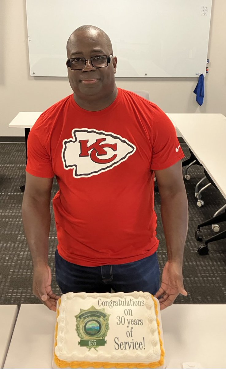 Congrats to <a href="/OverlandPark_PD/">Overland Park Police</a> Detective Byron Pierce on 30 years of service. Keep up the great work Byron!!!