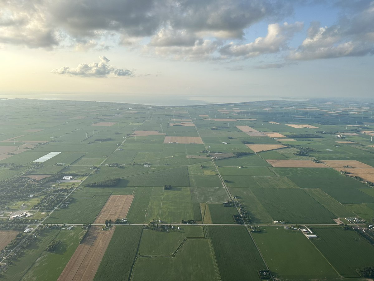 rodrakic's tweet photo. There were in-flight snacks! 

My daughter made up a tasty batch of SPAM #musubi for the trip to Michigan yesterday. 

The views as we cruised along in the mighty Skylane were pretty nice too. #PureMichigan #wingwednesday #gaflying #pilotlife #cessna182 https://t.co/OF5hugKBuI