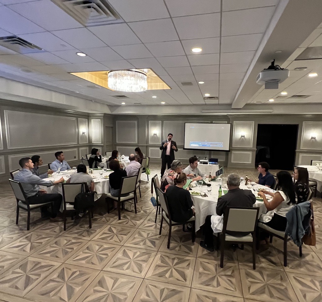 sprintpns's tweet image. Thank you to all that attended last night’s Chicago APP Dinner. The event was filled with great discussion and learning on using #SprintPNS for chronic pain management. Special thanks to Dr. David Dickerson for presenting and the #SprintTeam that made the event possible!