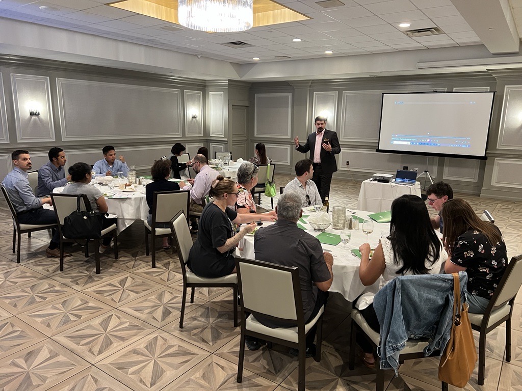 sprintpns's tweet image. Thank you to all that attended last night’s Chicago APP Dinner. The event was filled with great discussion and learning on using #SprintPNS for chronic pain management. Special thanks to Dr. David Dickerson for presenting and the #SprintTeam that made the event possible!