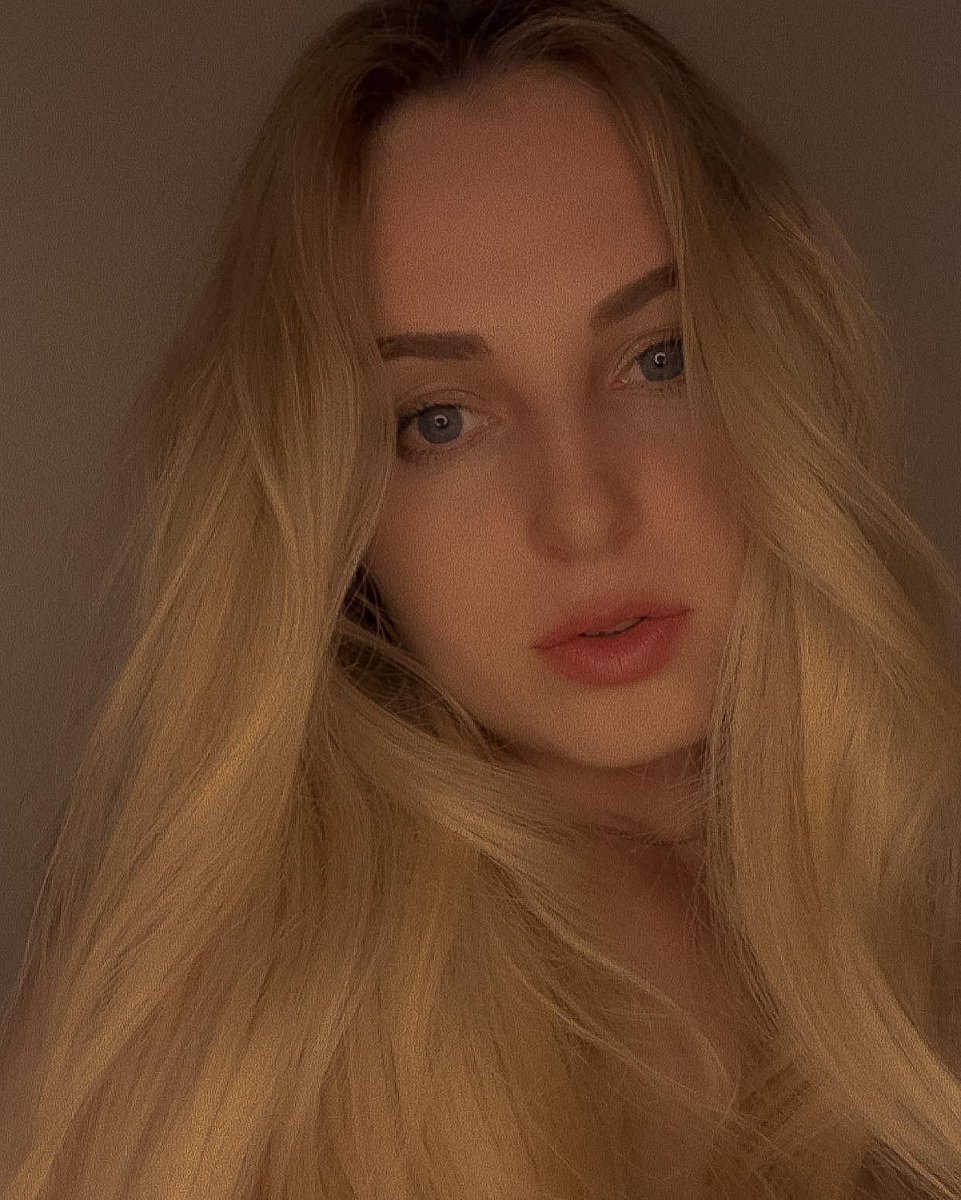 FELL IN LOVE WITH UR LONELINESS🪐