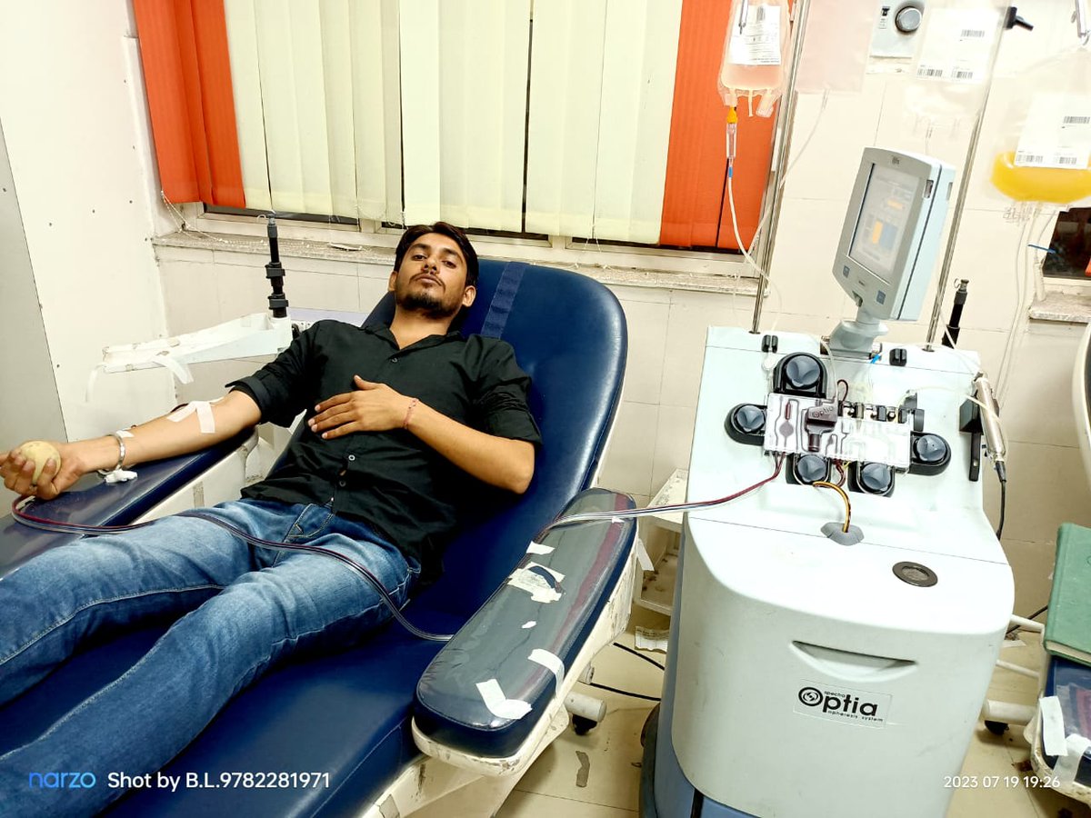 Meenaji0786's tweet photo. आज SMS HOSPITAL JAIPUR में भाई बाबूलाल मीना बासंखो जिला-दौसा ने मरीज सलोनी मीना के लिए अपने जीवन की चौथी #B_POSTIVE ( #SDP )प्लेटलेट्स डोनेट की बहुत बहुत धन्यवाद भाई बाबूल��ल मीना जी का जो एक फोन कॉल पर प्लेटलेट्स डोनेट करने के लिए तैयार हो गये। 
#Aryan_Foundation_India
9414254299 https://t.co/rKdNBV097I