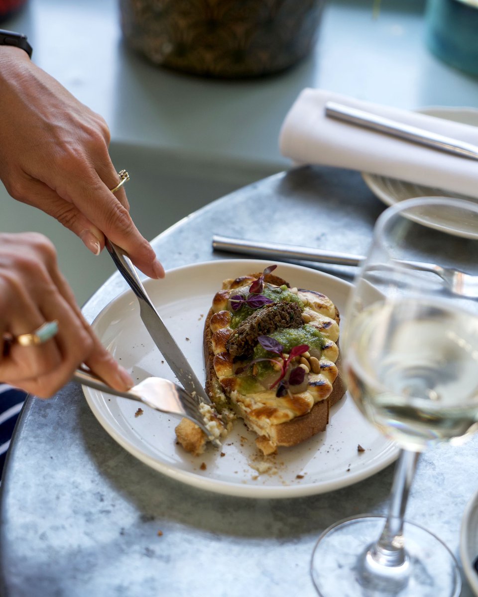 TitchwellManor's tweet photo. Have you tried our Bistro menu yet?

Expect exceptional flavours, with seasonal dishes, comforting classics and indulgent sweets, all served in our sea view Terrace Bistro restaurant... It’s perfect setting for a relaxed dining experience 🍽️ 

#norfolkfood #midweekdining https://t.co/nX2RSZbrBk