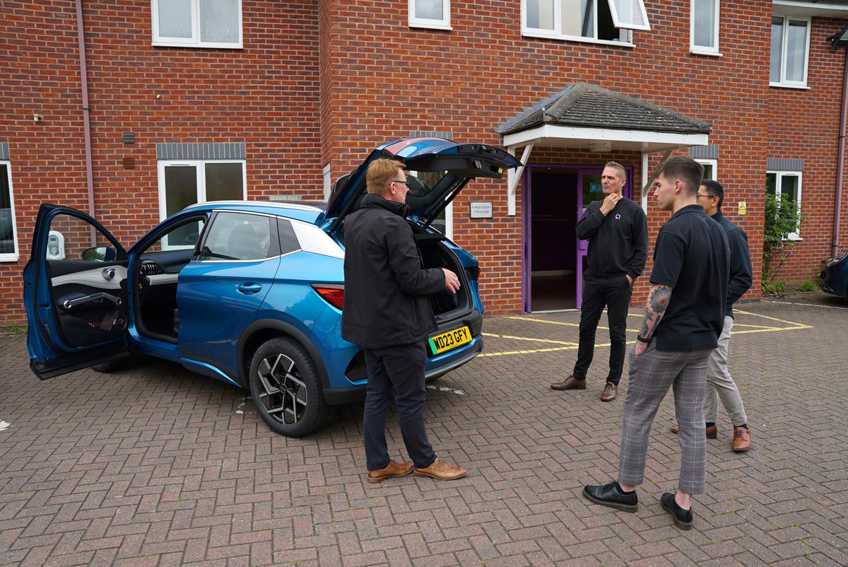 AgilityFleet's tweet photo. 🚨 A unique visit at Agility Fleet 🚨

🚘 ORA Funky Cat
🚘 BYD Atto 3

These vehicles brought a refreshing perspective on possible future mobility. They have sparked curiosity and fascination among our team.

🎉 A special thanks to Ian McConnell from @MBSW for the visit! https://t.co/tdHO0mIDtM