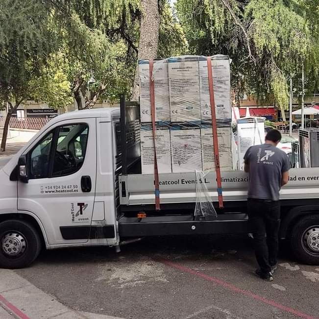 AYTO_CIUDADREAL's tweet photo. El @AYTO_CIUDADREAL pondrá climatización en los 29 colegios en los que se votará el 23-J. Se han reubicado mesas, alquilado 30 equipos portátiles con un coste de 6.800 € y se repartirá agua fría, medidas que no ha apoyado el Gobierno que convocó elecciones en pleno verano https://t.co/nK6wA8W6uV