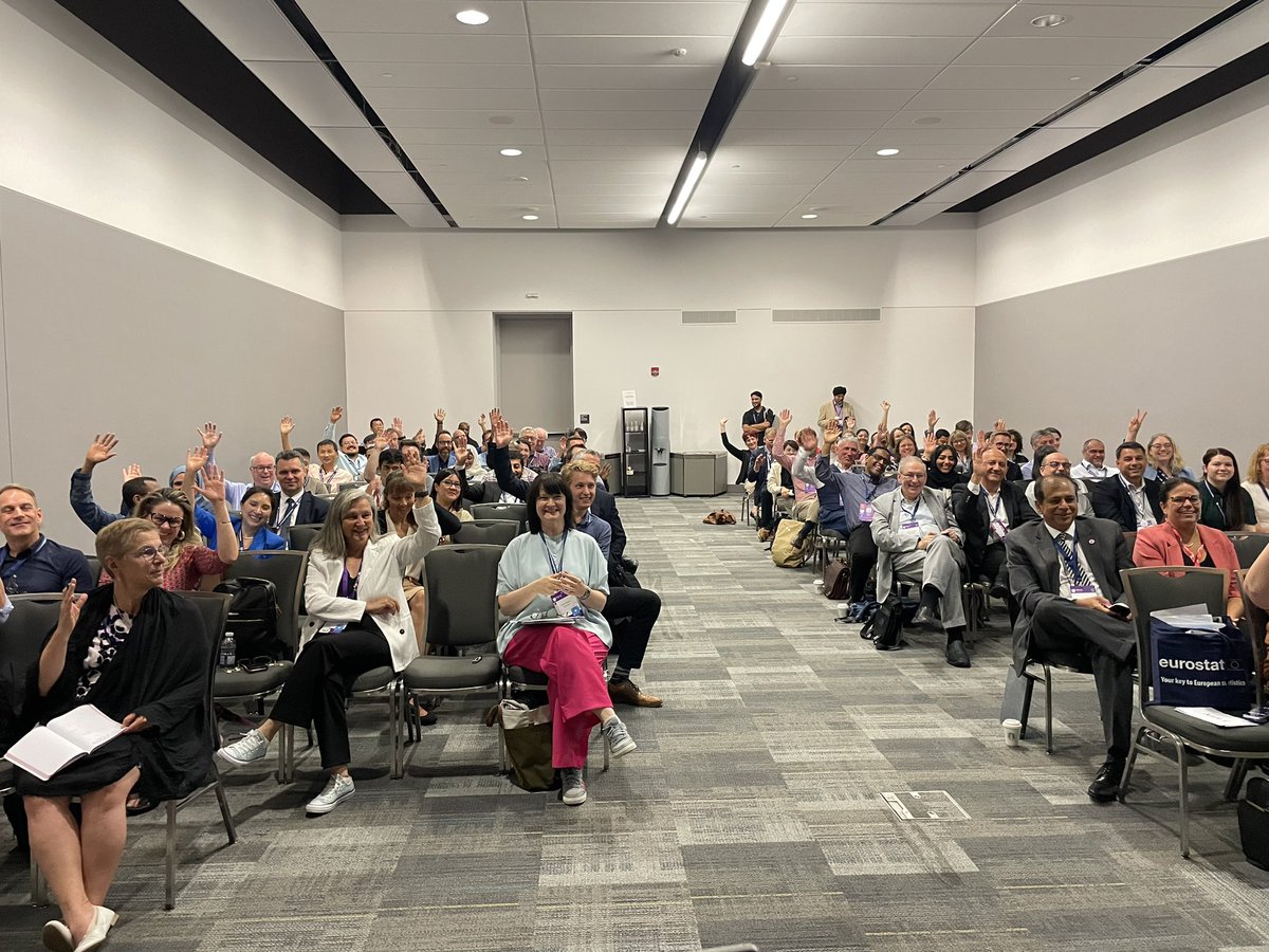 Asiaa ja yleisön hauskuuttamista Maailman tilastokokouksessa Ottawassa: <a href="/VilleVertanen/">Ville Vertanen 🇺🇦</a> esittelee <a href="/Tilastokeskus/">Tilastokeskus</a>’n ”databusinesta” eli <a href="/datahuone/">Datahuone</a> , #Tutkijapalvelu’a ja muita ”asiakaslähtöisiä” palveluita.
#ISIWSC <a href="/StatsFinland/">Statistics Finland</a>