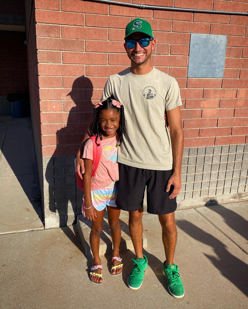 Dutton____93's tweet photo. Peightons first day of 2nd grade! 😊🩷🌎 https://t.co/SvkwAJUnNJ