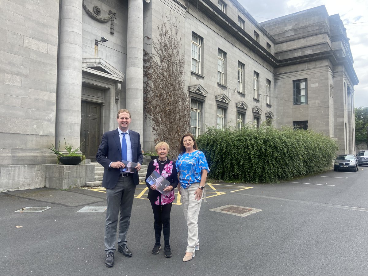 ncscireland's tweet photo. What a great day showing @OCallaghanJim our plans for the National Children's Science Centre... exciting things coming #STEM #STEAM #futureofireland #thanksjim 🚀👩‍🔬🎨☘️ @ainehyland @mooreconnects https://t.co/R86uF30YWv