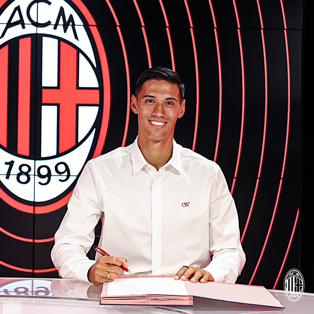 Signed and sealed 🔴⚫

#ACMQuest #SempreMilan <a href="/T_Reijnders/">Tijjani Reijnders</a>