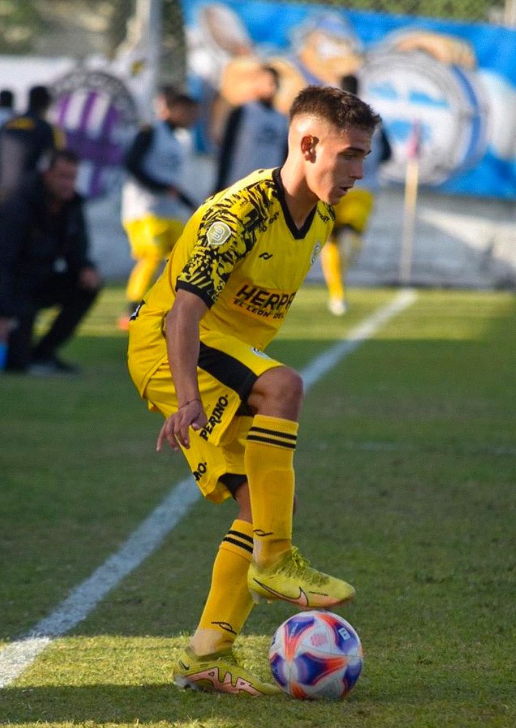 📊🔥Federico Pérez entre TODOS los laterales de la B Metro 2023:

➜ 1º en gambetas completadas/90' [3.3]
➜ 1º en duelos atacantes ganados/90' [4.5]
➜ 1º en acciones de ataque exitosas/90' [3.9]
➜ 1º en efectividad de pases [78.4%]
➜ 1º en efectividad de pases hacia adelante