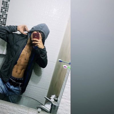 AndresLf25's tweet photo. #NuevaFotoDePerfil https://t.co/WBJMCgEdGd
