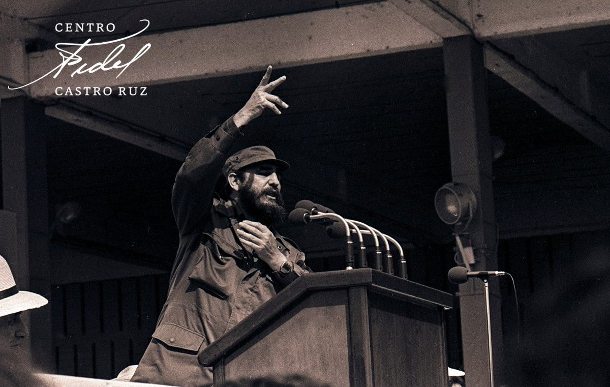 centrofidel's tweet photo. #Fidel:"El pueblo no puede nunca bajar la guardia, ni el pueblo puede nunca abandonar su tarea creadora, porque esos son los caminos que nos conducen, definitivamente, al triunfo". #FidelVive https://t.co/6bneBHzEJg