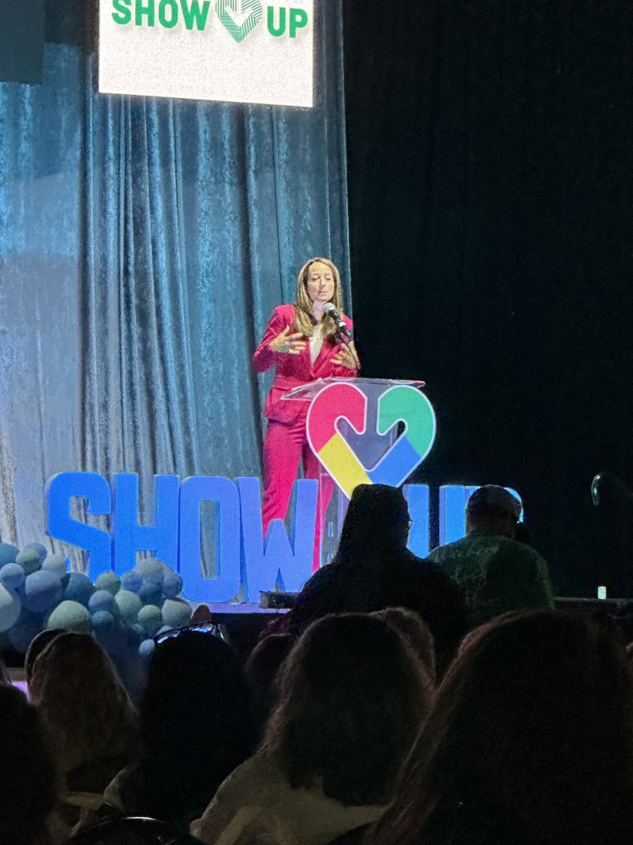 Here for the #ShowUpForTeachers conference. It’s going to be fun!