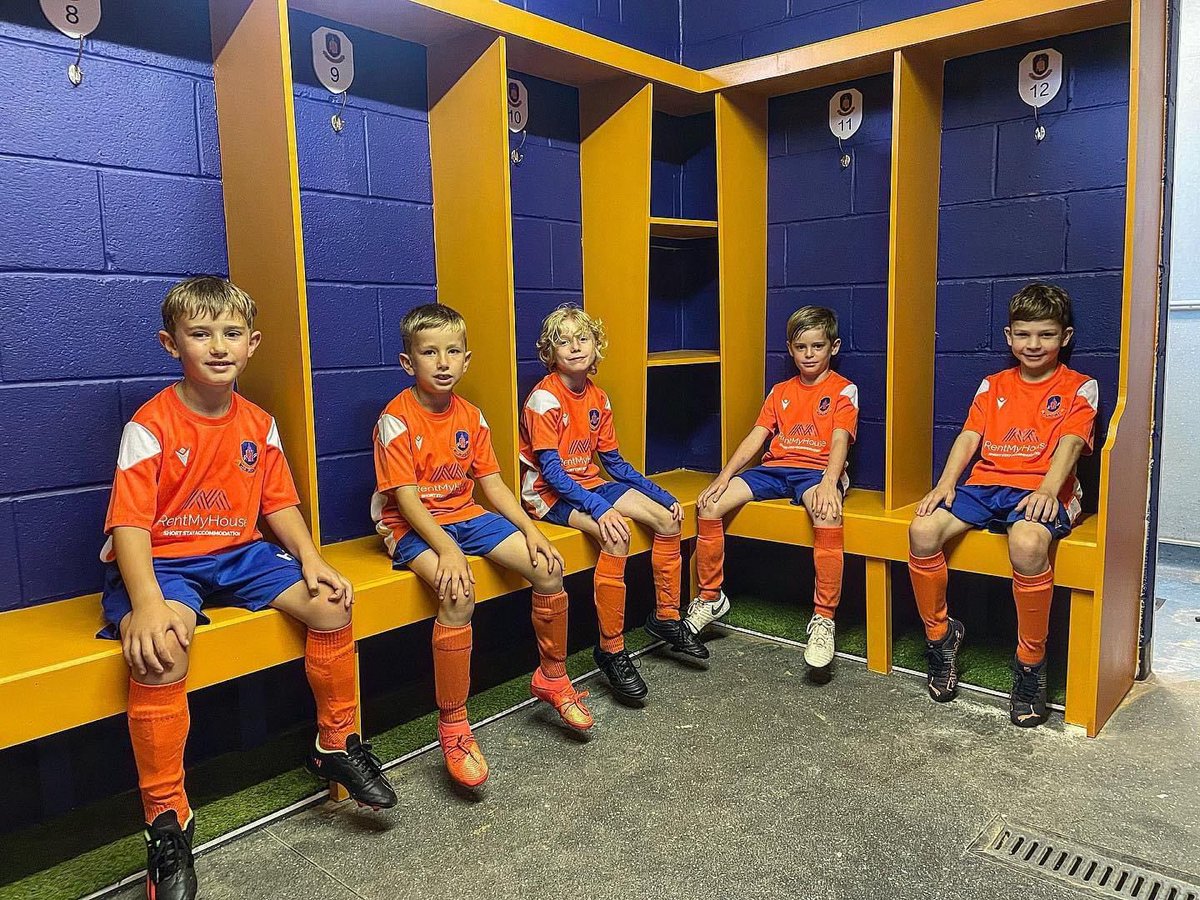 We are proud to be in our second season as the Wellington U8's sponsor for the 23/24 season. We wish you the best of luck lads! 🏆⚽️

#RentMyHouse #footballsponsor #Hereford #grassroots