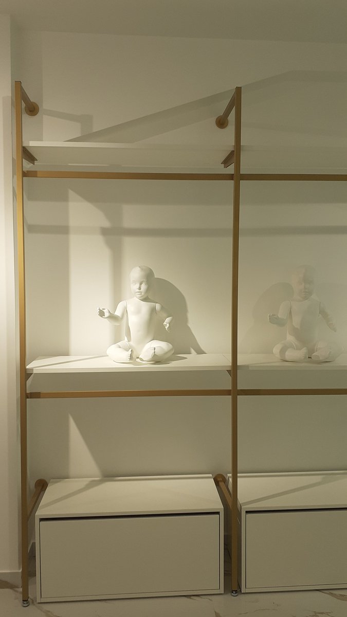 StudioDesign_CE's tweet photo. ARREDI adatti per
negozi SPECIFICI evidenziano
di più i tuoi PRODOTTI.
#arredamentointerni #arredamento #arredo #arredoabbigliamento #abbigliamento #abbigliamentobambini #progettonegozio #progettodesign #progetto #design #designinspiration #arredoin metallo https://t.co/XsCO34oc2D