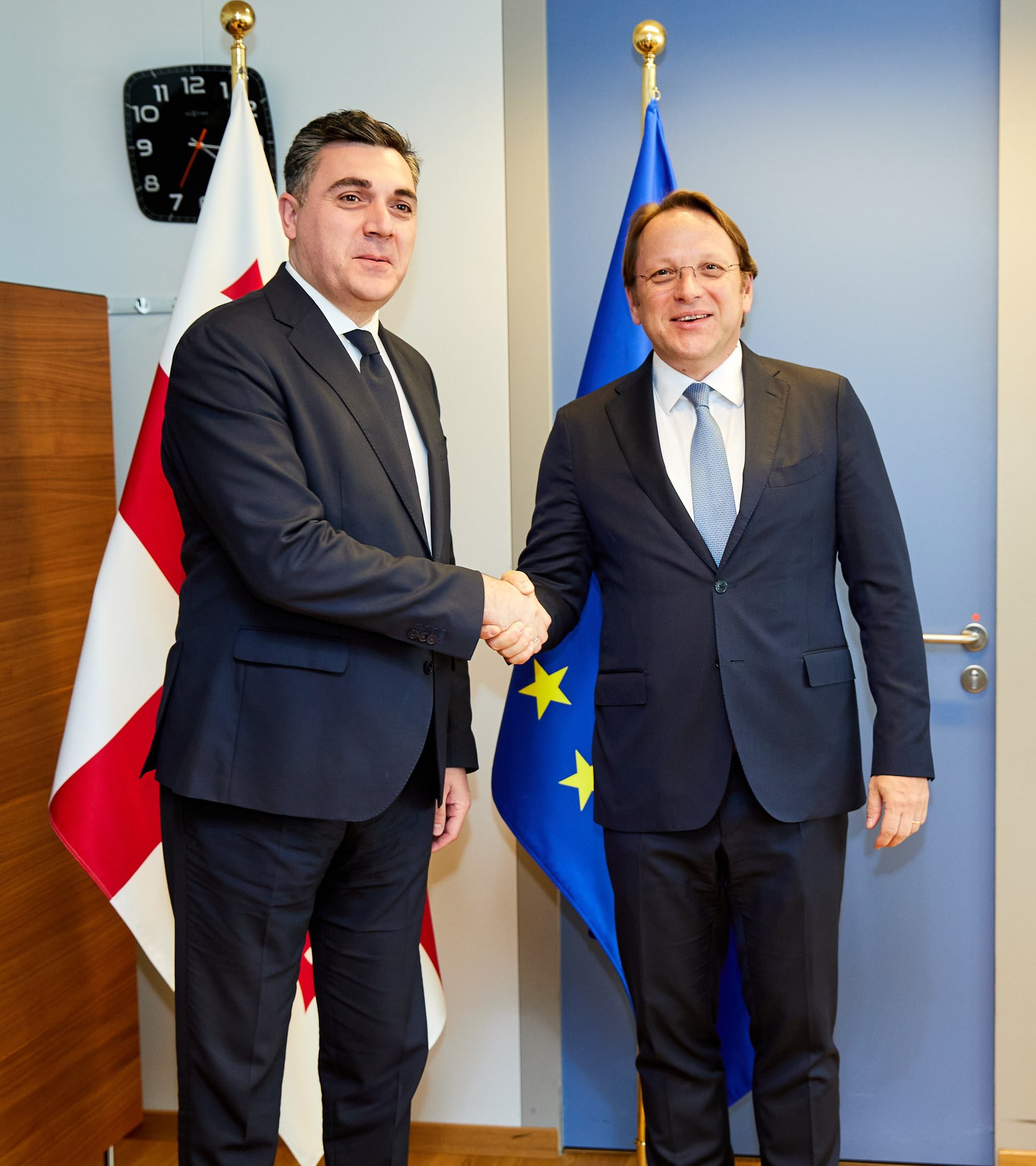 Oliver Varhelyi on Twitter "Discussed progress on its EU