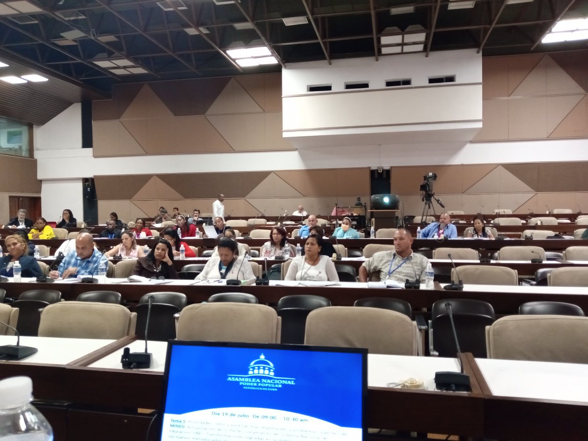 InesMChapman's tweet photo. En Comisión de educación,cultura,ciencia, tecnología y medioambiente de la @AsambleaCuba se presenta la actualización del III perfeccionamiento del sistema nacional de educación en #Cuba. Los diputados y diputadas realizan profundas intervenciones sobre las experiencias y retos🇨🇺 https://t.co/n1pKzVQJ7U