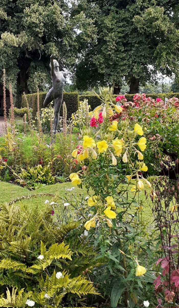 johnwxxiv's tweet photo. Lovely day out at #Rodehall #Cheshire..... #Gardens and house beautiful #daysout https://t.co/EKwTanjykH