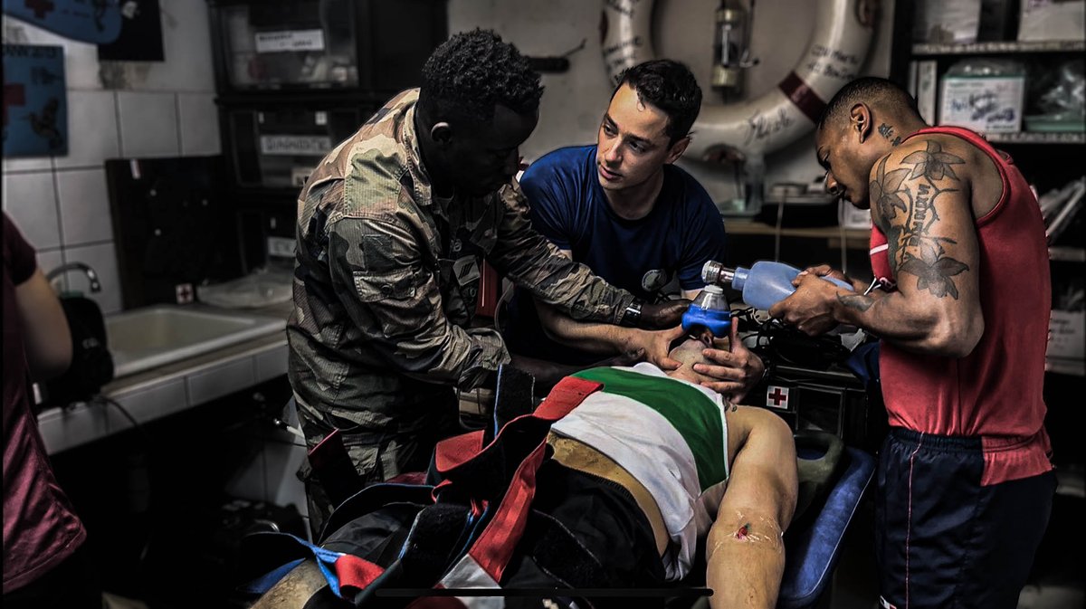 1er_ri's tweet image. #1RI – Révisons EVASAN pour tous en Guyane
Mi-juin, sur la Base Opérationnelle Avancée de Maripasoula, la 2ème compagnie de combat a réalisé un exercice de prise en charge et d’évacuation d’un blessé. 
@9eRima