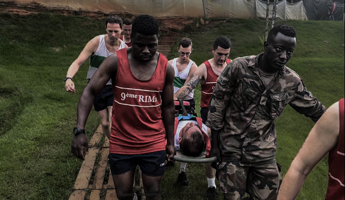 1er_ri's tweet image. #1RI – Révisons EVASAN pour tous en Guyane
Mi-juin, sur la Base Opérationnelle Avancée de Maripasoula, la 2ème compagnie de combat a réalisé un exercice de prise en charge et d’évacuation d’un blessé. 
@9eRima